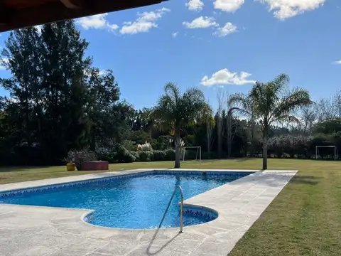 Casa 7 ambientes con 5 baños