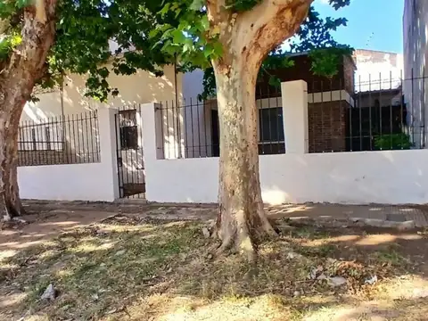 Casa 2 ambientes con 1 baño