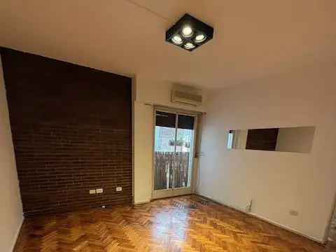 VENTA 2 ambientes a 2 cuadras de UB y avda  Libertador