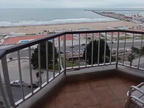 Departamento 2 ambientes frente al mar. Zona Playa Grande