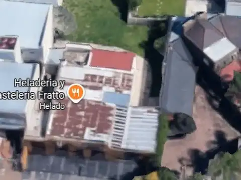 Terreno de grandes dimensiones sobre Costanera.