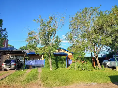 Excelente casa en venta en Villa Elisa