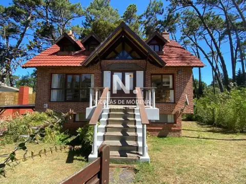 Casa 4 ambientes con 3 baños