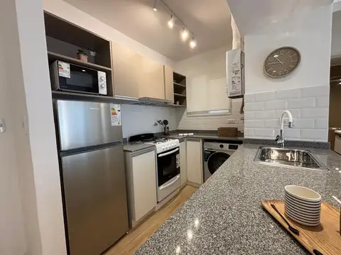 Departamento 2 amb a la Calle con Balcon Frances