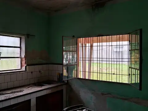 Casa 4 ambientes con 1 baño
