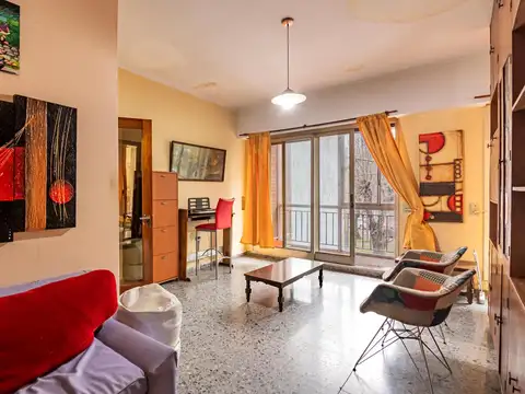 Casa de tres dormitorios y local comercial con pileta en Av. Arana y Centenario  VILLA ELISA