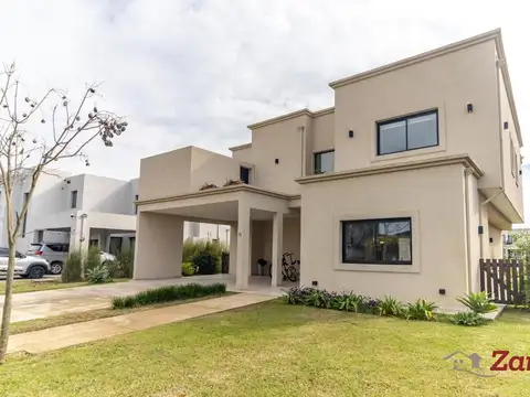Venta Casa 7 amb. Ceibos, Lote 31, a espejo de agua. Puertos del Lago. Belén de Escobar
