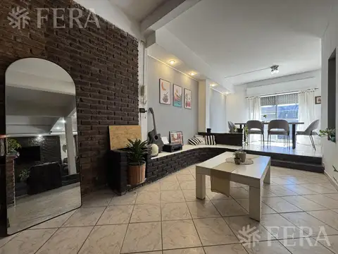 Casa 5 ambientes con 2 baños
