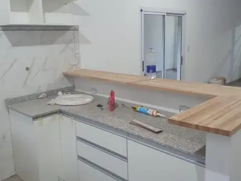 Casa 4 ambientes con 2 baños