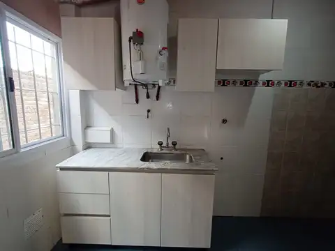 Departamento en Alquiler en Villa Luzuriaga, $ 450.000