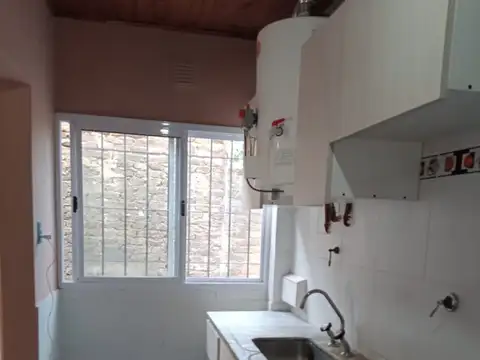 ALQUILER - DEPARTAMENTO 2 AMBIENTES C/PATIO - VILLA LUZURIAGA