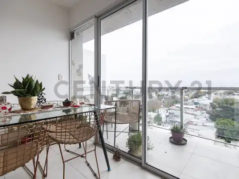 DEPARTAMENTO EN VENTA EN LA PLATA SEMIPISO DE 1 DORMITORIO CON BALCÓN Y COCHERA