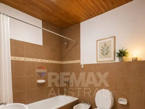 Casa 5 ambientes con 2 baños