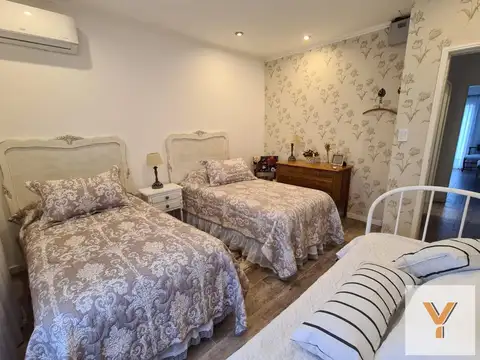 Complejo en venta - 4 Dormitorios 4 Baños - Cochera - 540Mts2 - Monte Hermoso
