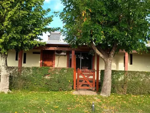 Casa en Venta - 2 Dormitorios 2 Baños - 954mts - Ensenada