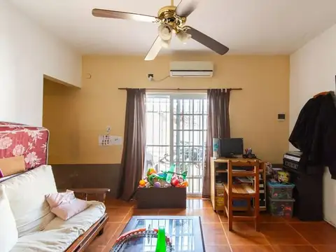 CASA PH EN VENTA EN MORON, APTA CREDITO