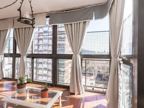 VENTA TRIPLEX 6 AMB  HAB EN SUITE BALCON COCHERA