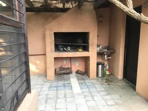 Casa de diseño 4amb c/ jardin, exclusiva ubicacion