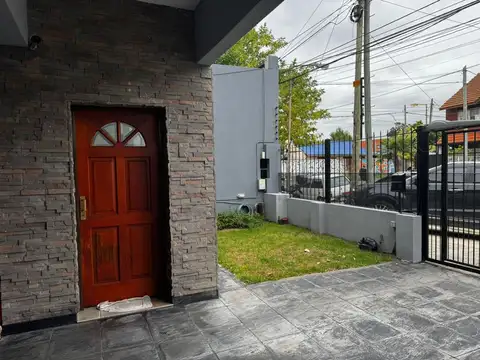 Depto Tipo Casa en Venta en Villa Ballester, USD 129.000