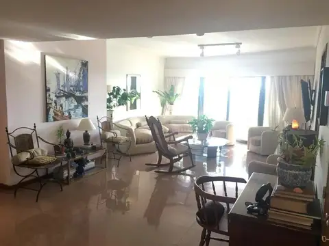 Departamento en Venta con 2 cocheras