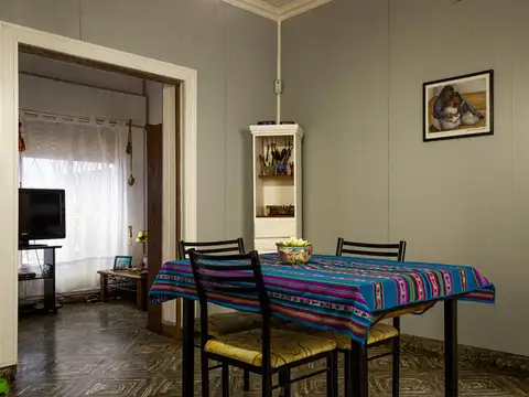 Depto Tipo Casa 6 ambientes con 2 baños