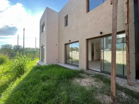 Casa en Venta en Miradores De Manantiales, USD 199.500