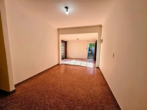 Depto Tipo Casa en Alquiler de 3 ambientes