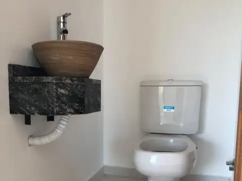 Casa 4 ambientes con 3 baños
