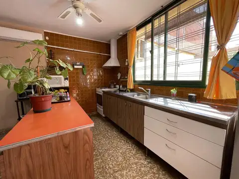 Casa 3 ambientes con 2 baños