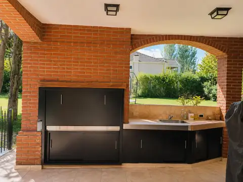 Casa en Alquiler en Quintas Del Sol, USD 1.500