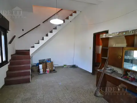 Depto Tipo Casa 4 ambientes con 2 baños
