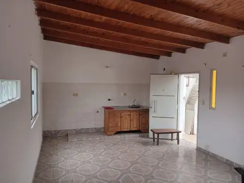 Departamento en Alquiler en Sarandi, $ 550.000
