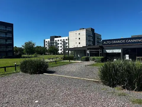 Monoambiente equipado, en planta baja con jardín. Alto Grande Canning, Ezeiza.