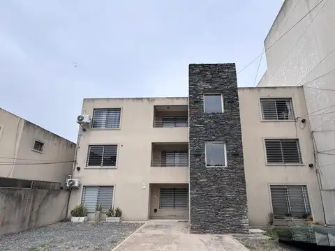 VENTA 2 AMBIENTES C/ COCHERA CENTRO MORENO 