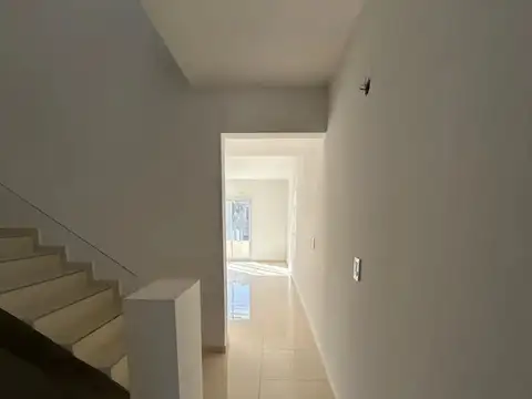 PH 3 ambientes con gran patio – a estrenar – planta baja al fondo