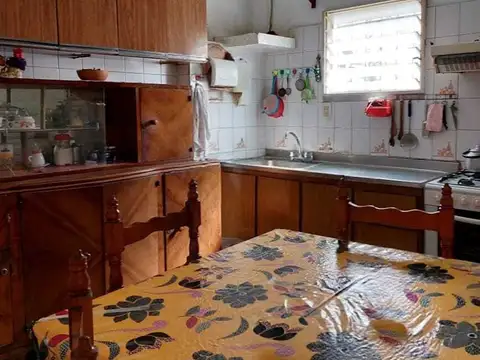 Casa 3 ambientes con 1 baño
