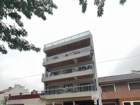 MATADEROS. ACASSUSO 6200. PH 3 AMB. COCHERA Y PATIO