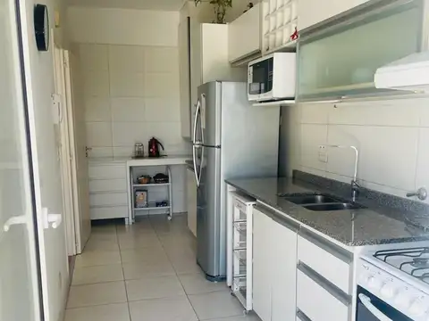 Av Patricias Argentinas 1100