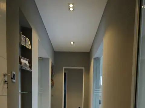 Casa 8 ambientes con 3 baños