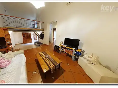 Hermosa casa de 4 ambientes con patio en Las Bases 200 - Liniers