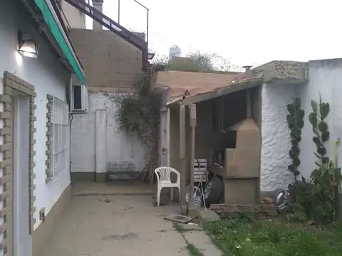 Depto Tipo Casa en Venta con 1 cocheras