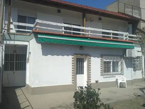 Depto Tipo Casa 6 ambientes con 3 baños