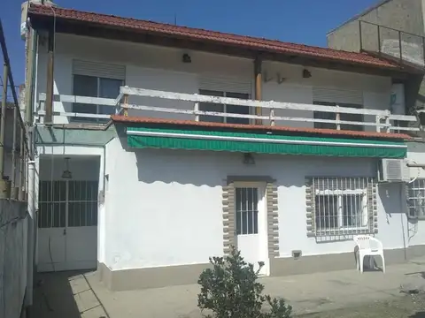 VENTA PH 4 AMB.+ PH 3 AMB. - COCHERA - PATIO- HAEDO NORTE