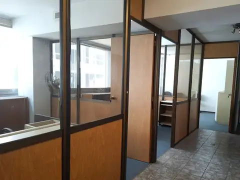 OFICINAS EN VENTA SOBRE AV CORRIENTES AL 1300