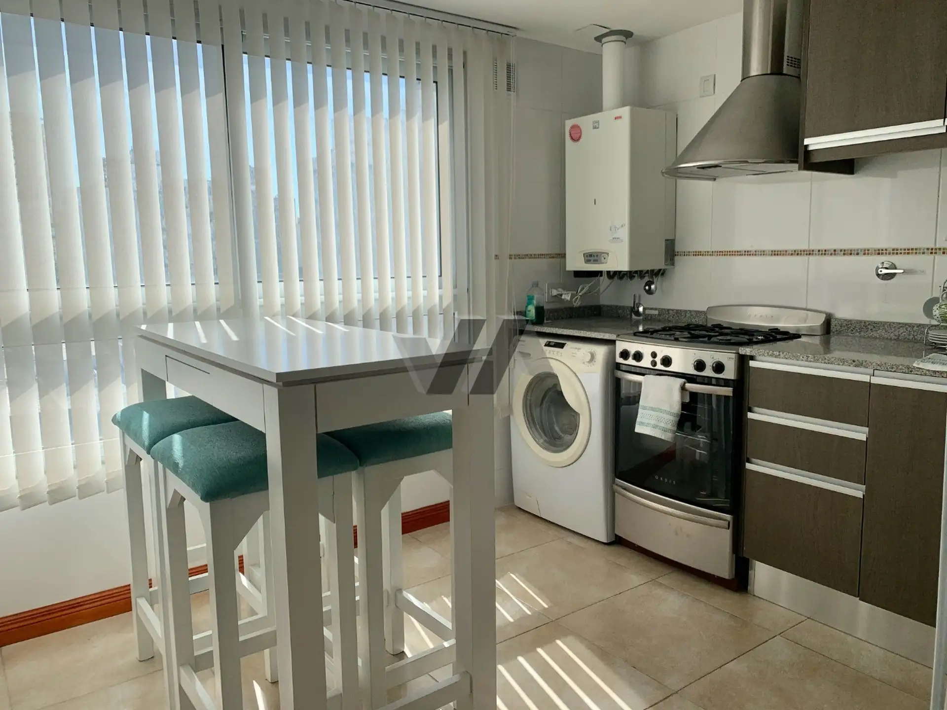 Departamento de 2 ambientes, igual a nuevo. Cochera. Plaza Mitre.