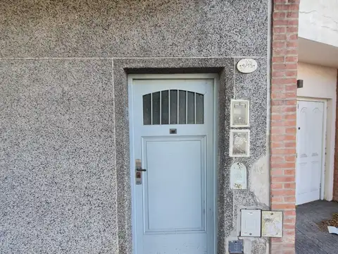 Depto Tipo Casa en Venta de 5 ambientes