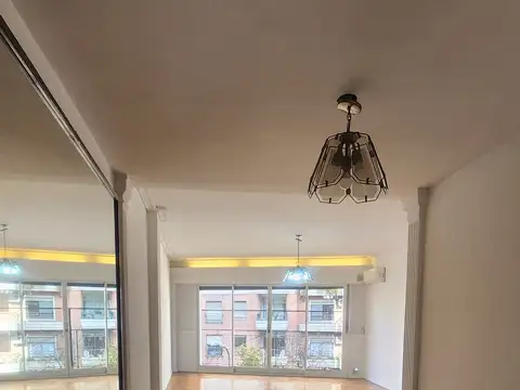 Avenida Juan Bautista Alberdi 800