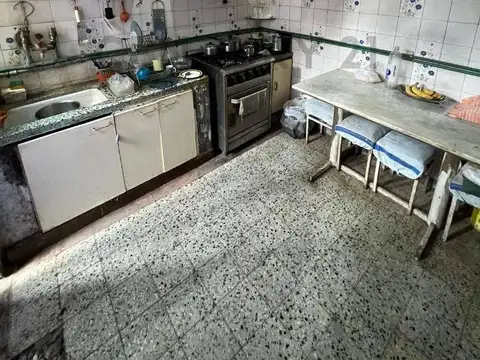 Casa 4 ambientes con 1 baño