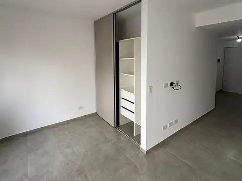 Castro Barros 1000, Piso 3