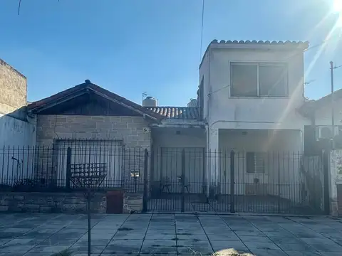 Casa en Venta en Villa Luzuriaga